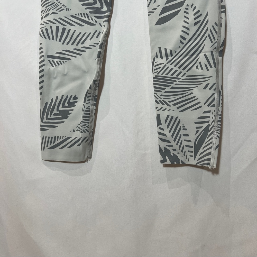 Aerie Chill Play Move High Waisted Leggings Palm Tropical Leaf Print Size XS - Picture 5 of 9